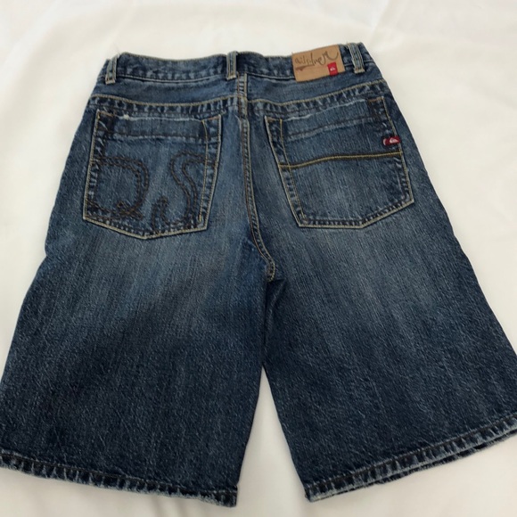 Boys Sz 18 Quick silver jean shorts - Picture 3 of 6